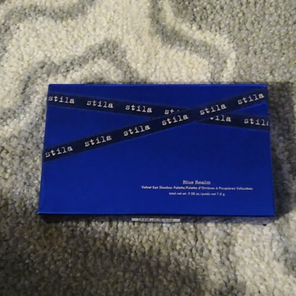 Stila Blue Realm palette